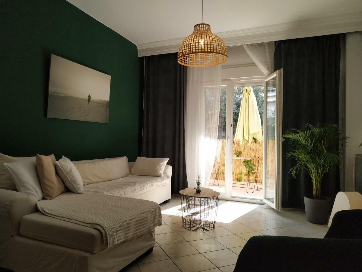 Bright Apartment Steps From The Sea Thessaloniki Exterior foto