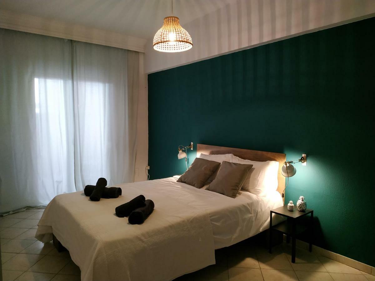 Bright Apartment Steps From The Sea Thessaloniki Exterior foto